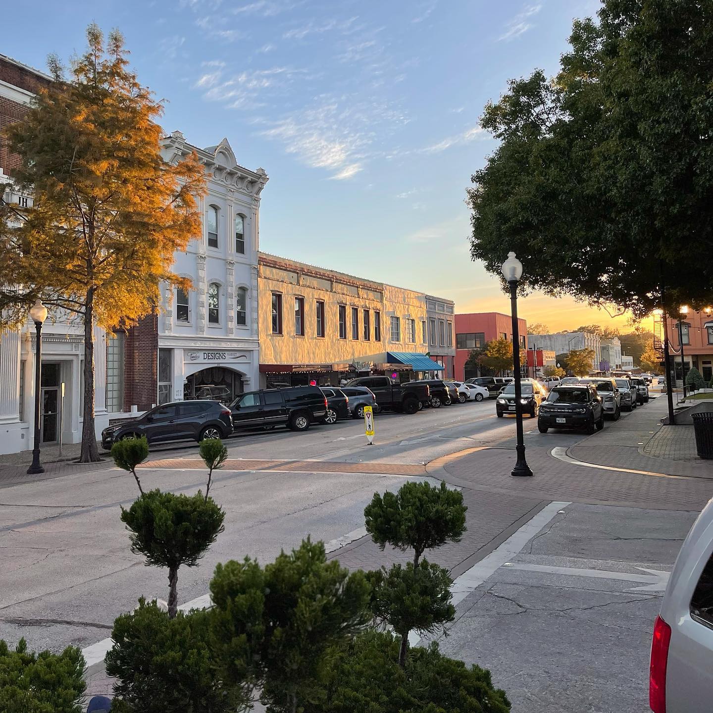 outdoor Alamo St